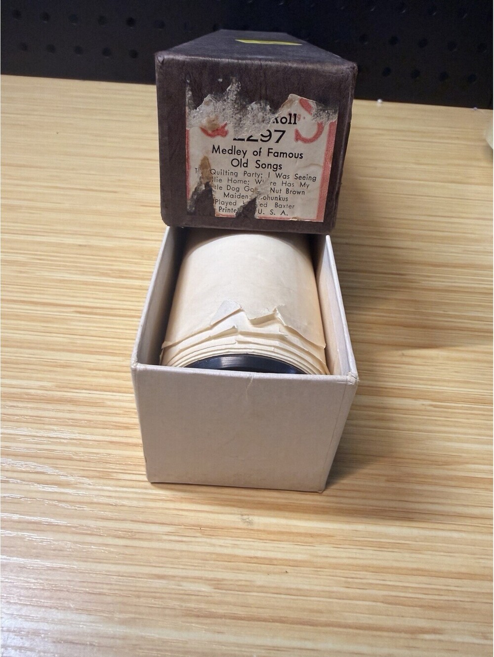 Melody Of Famous Old Songs - 2297 - QRS Player Piano Word Roll Vintage With Box